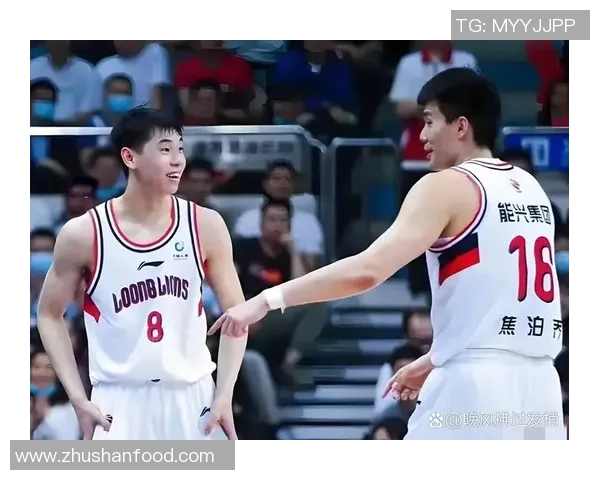 广州龙狮与广东宏远激战正酣谁将赢得这场篮球巅峰对决